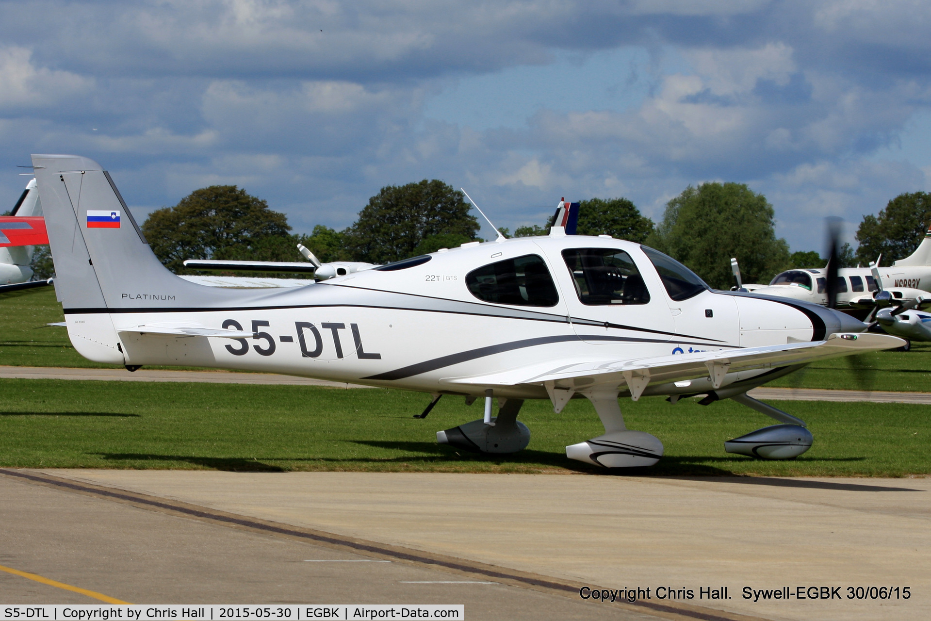 S5-DTL, Cirrus SR22T C/N 0825, at Aeroexpo 2015