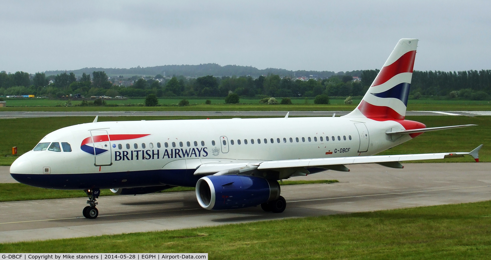 G-DBCF, 2005 Airbus A319-131 C/N 2466, British Airways A319- 131 taxiing to runway 06 for departure to LGW