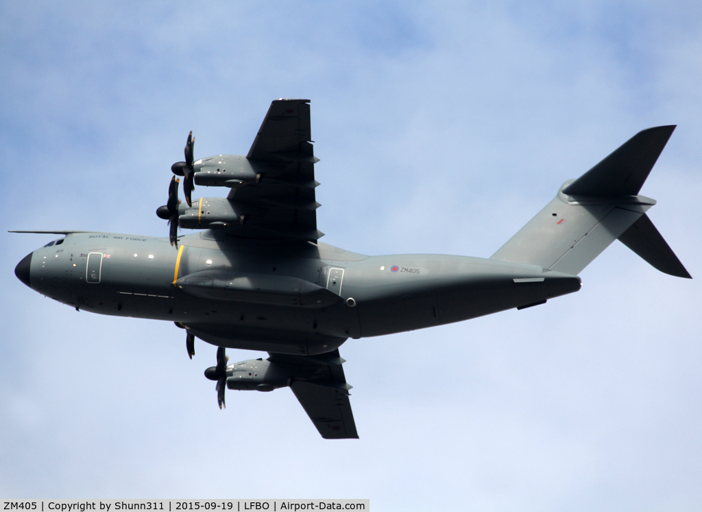 ZM405, 2015 Airbus A400M Atlas C.1 C/N 024, Climbing after take off from rwy 32R