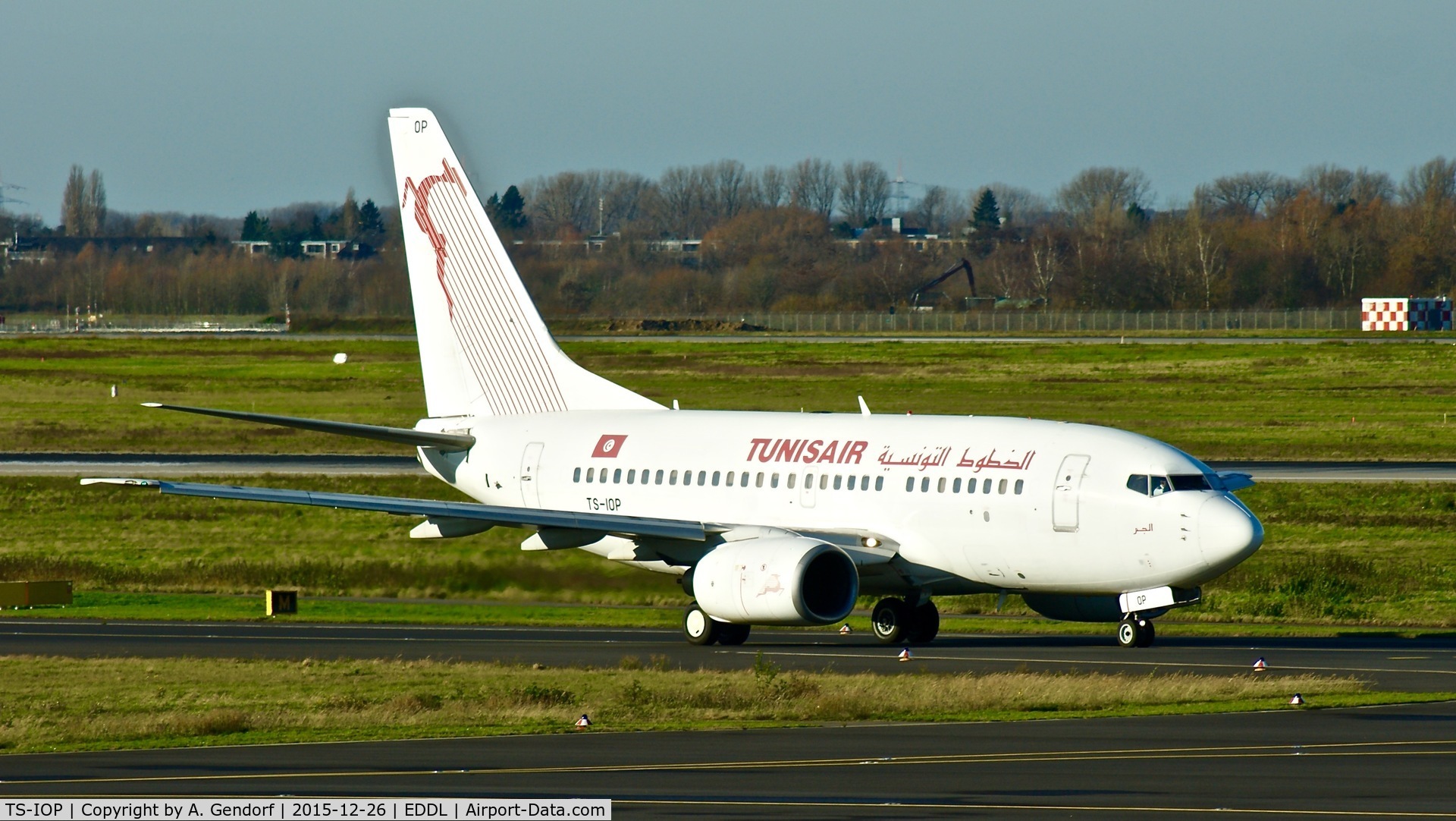 TS-IOP, 2000 Boeing 737-6H3 C/N 29500, Tunisair, is here on the way to RWY 23L at Düsseldorf Int'l(EDDL)
