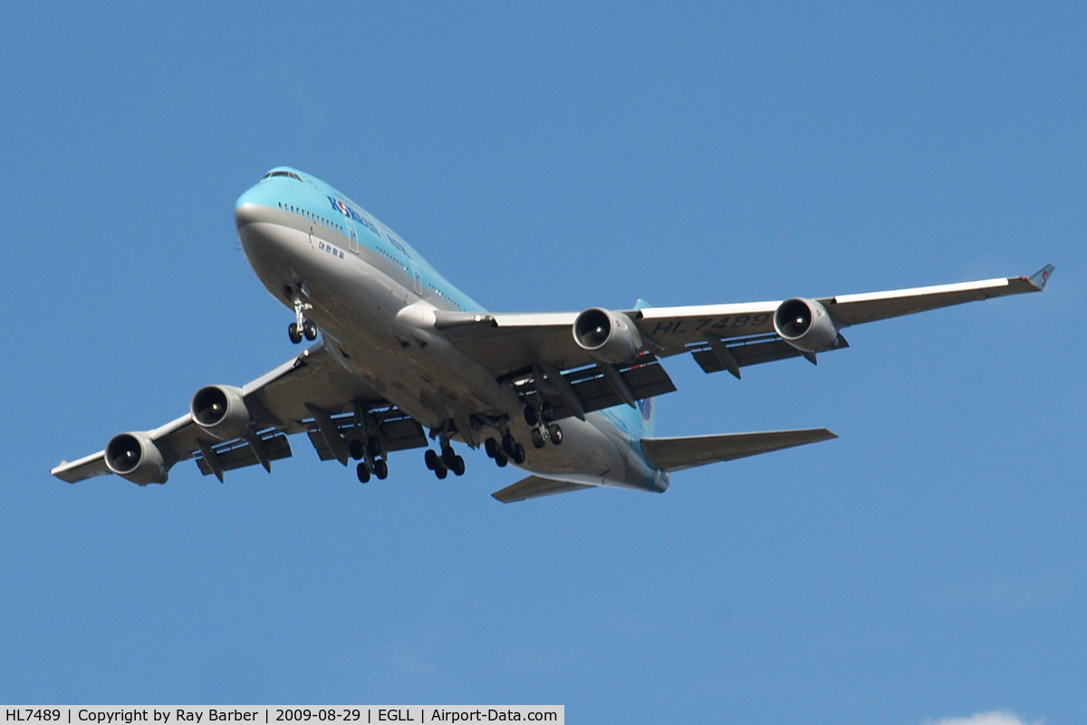 HL7489, 1993 Boeing 747-4B5 C/N 27072, Boeing 747-4B5 [27072] (Korean Air) Home~G 29/08/2009. On approach 27R.