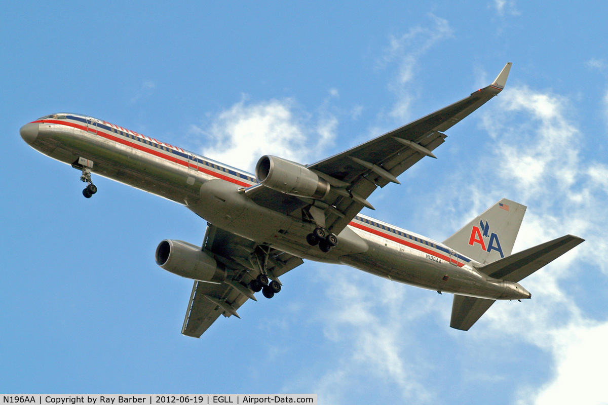 N196AA, 2001 Boeing 757-223 C/N 32390, Boeing 757-223 [32390] (American Airlines) Home~G 19/06/2012. On approach 27R.