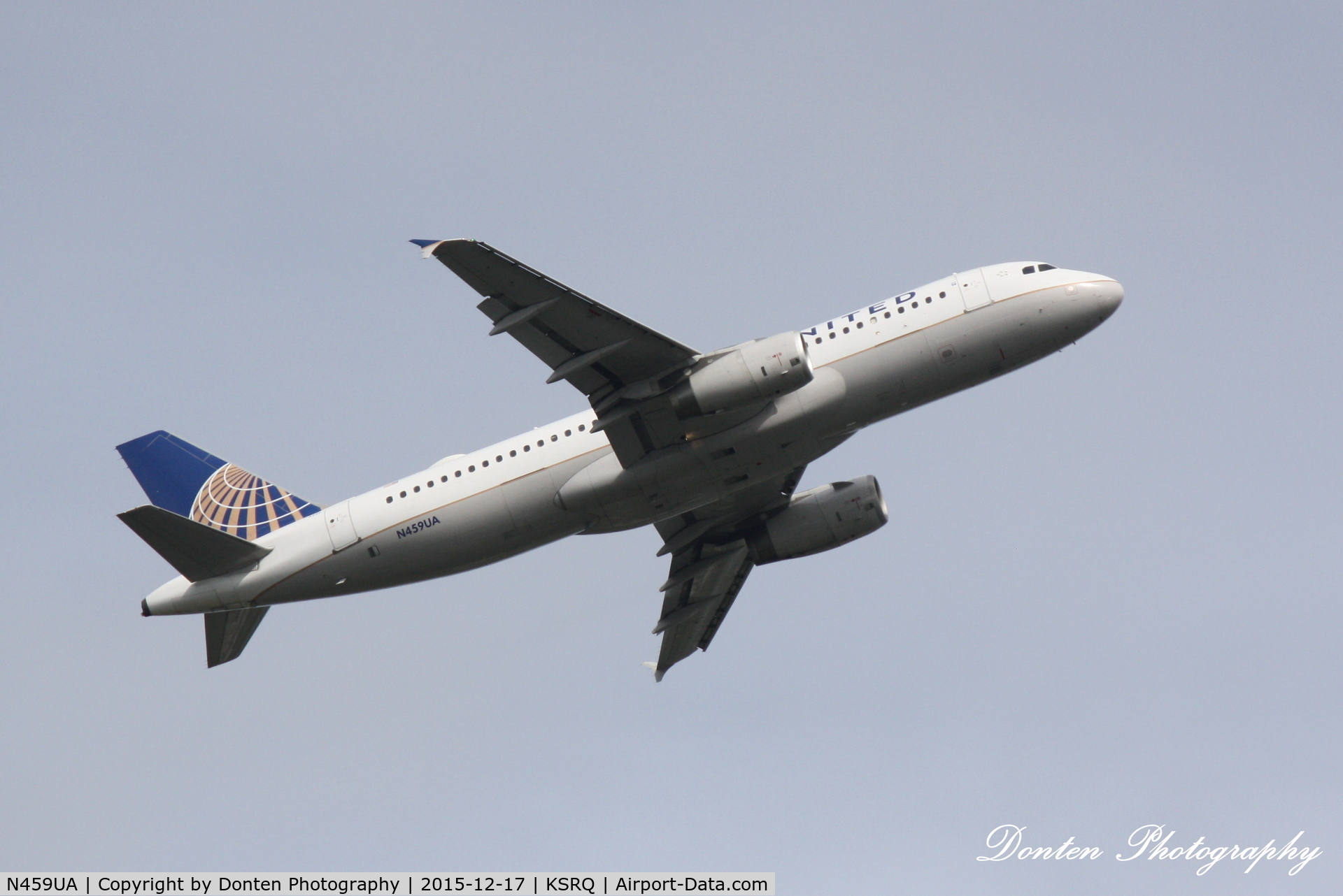 N459UA, 2000 Airbus A320-232 C/N 1192, United Flight 1641 (N459UA) departs Sarasota-Bradenton International Airport enroute to Chicago-O'Hare International Airport