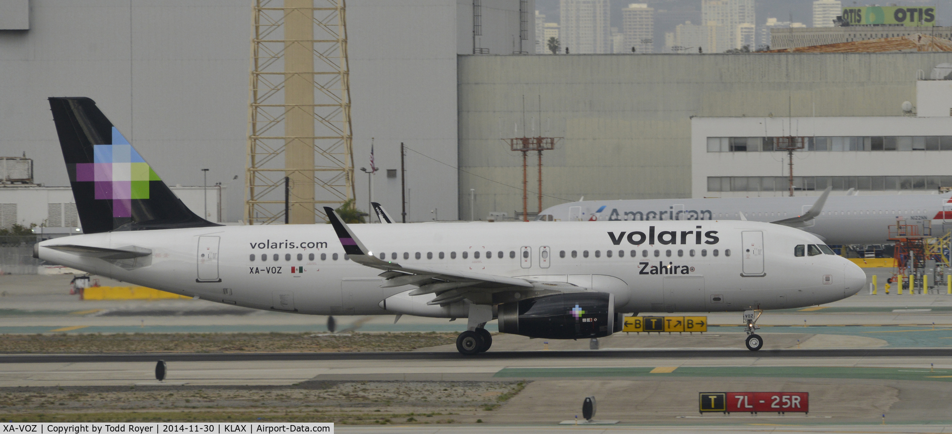 XA-VOZ, 2013 Airbus A320-233 C/N 5819, Departing LAX