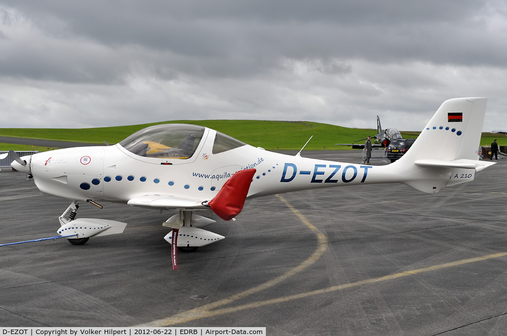 D-EZOT, Aquila A210 (AT01) C/N AT01-228, at BBJ