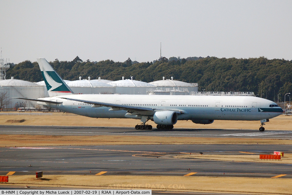 B-HNM, 2003 Boeing 777-367 C/N 33702, At Narita
