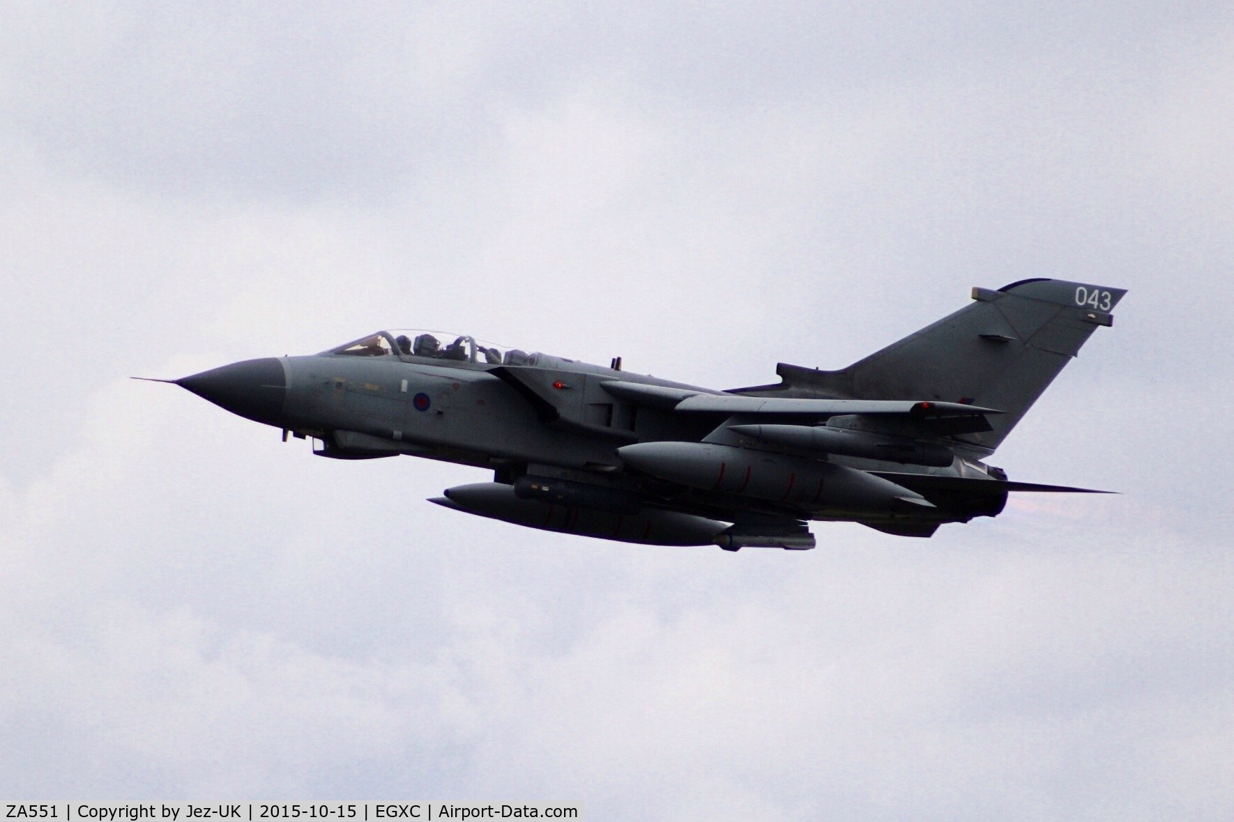 ZA551, 1981 Panavia Tornado GR.4 C/N 067/BT018/3035, had to be quick to get this, was straight off runway 07/25, code 043,