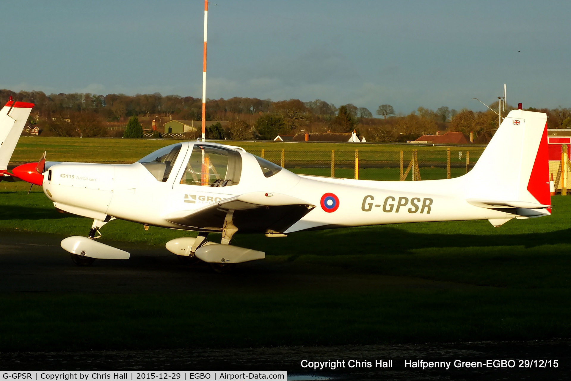 G-GPSR, 1988 Grob G-115 C/N 8024, at Halfpenny Green