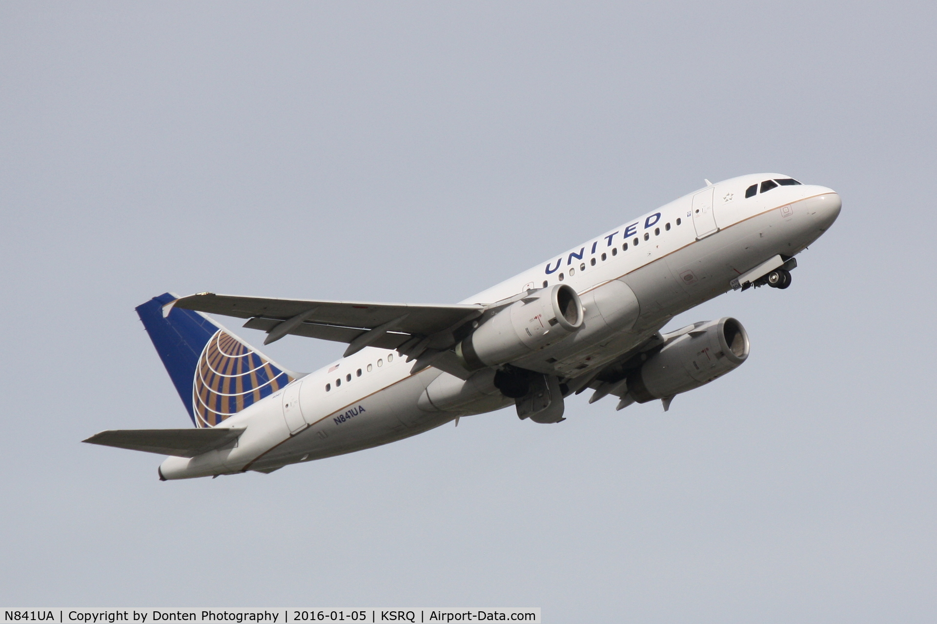N841UA, 2001 Airbus A319-131 C/N 1545, United Flight 1641 (N841UA) departs Sarasota-Bradenton International Airport enroute to Chicago-O'Hare International Airport