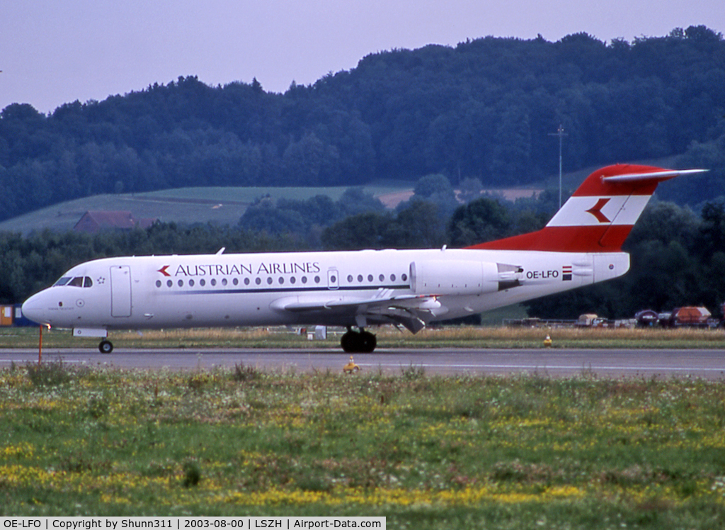 OE-LFO, 1995 Fokker 70 (F-28-0070) C/N 11559, Landing from rwy 28