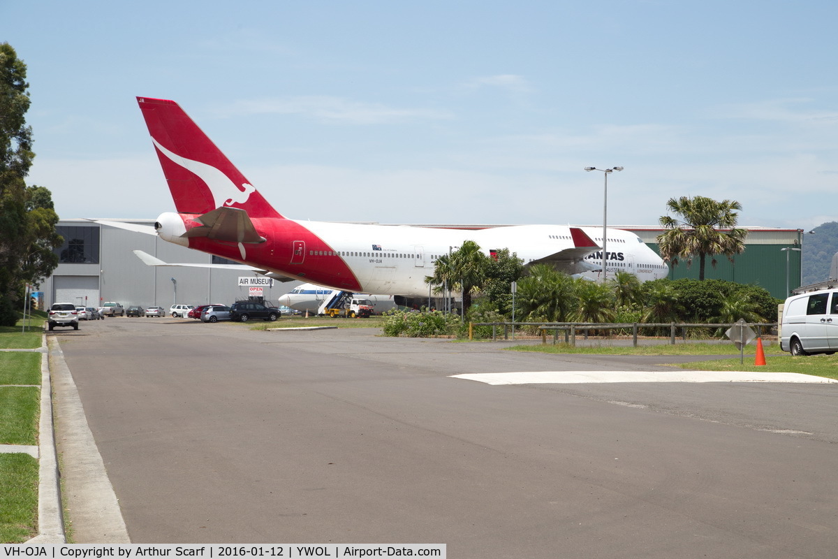 VH-OJA, 1989 Boeing 747-438 C/N 24354, VH-OJA at HARS Albion Park NSW January 2016