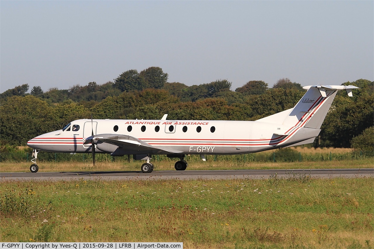 F-GPYY, 1990 Beech 1900C-1 C/N UC-115, Beech 1900C-1, Taxiing to holding point rwy 07R, Brest-Bretagne Airport (LFRB-BES)