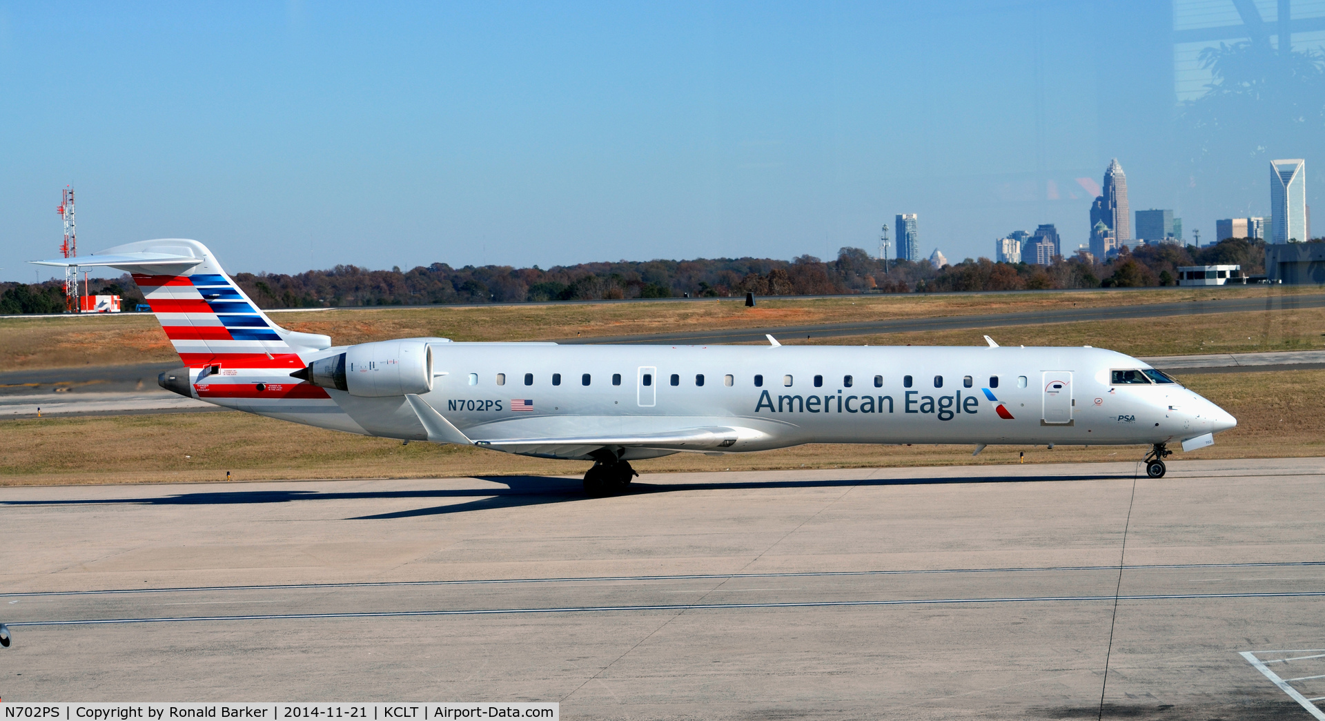 N702PS, 2004 Bombardier CRJ-701 (CL-600-2C10) Regional Jet C/N 10135, Taxi CLT