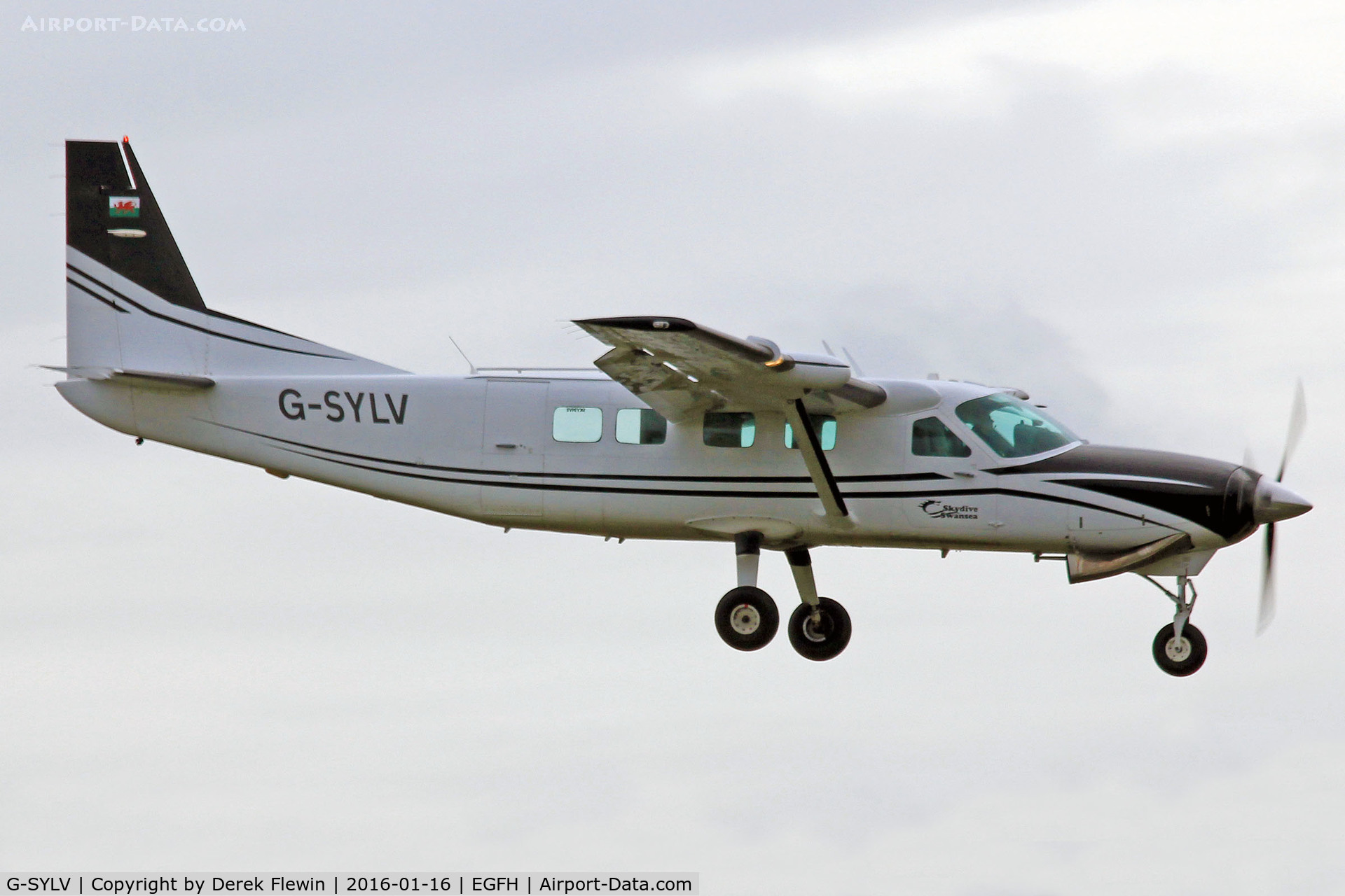 G-SYLV, 2002 Cessna 208B  Grand Caravan C/N 208B0936, Grand Caravan, Skydive Swansea, previously N40753, EC-IEV, D-FAAH, UR-CEGC, D-FAAH, seen landing on runway 28 after dropping a stick of x10 Parachutists.