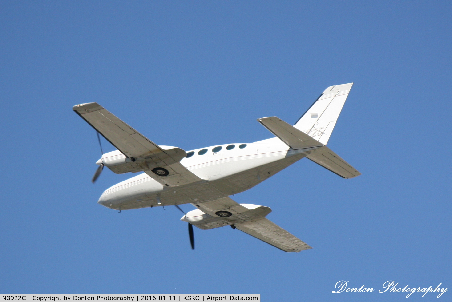 N3922C, 1977 Cessna 421C Golden Eagle C/N 421C0419, Cessna 421 (N3922C) departs Sarasota-Bradenton International Airport enroute to Fulton County Airport