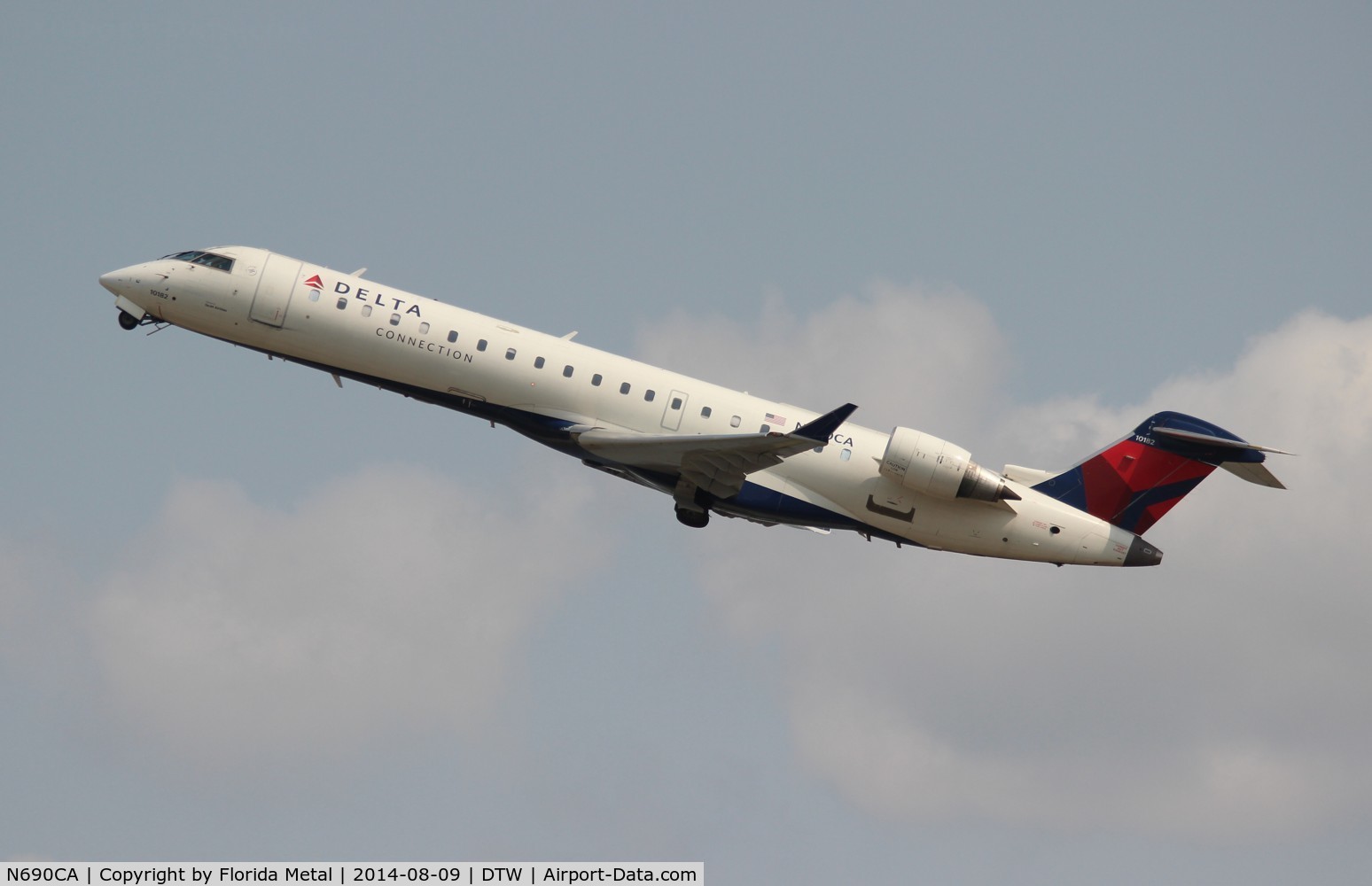 N690CA, 2004 Bombardier CRJ-700 (CL-600-2C10) Regional Jet C/N 10182, Delta Connection