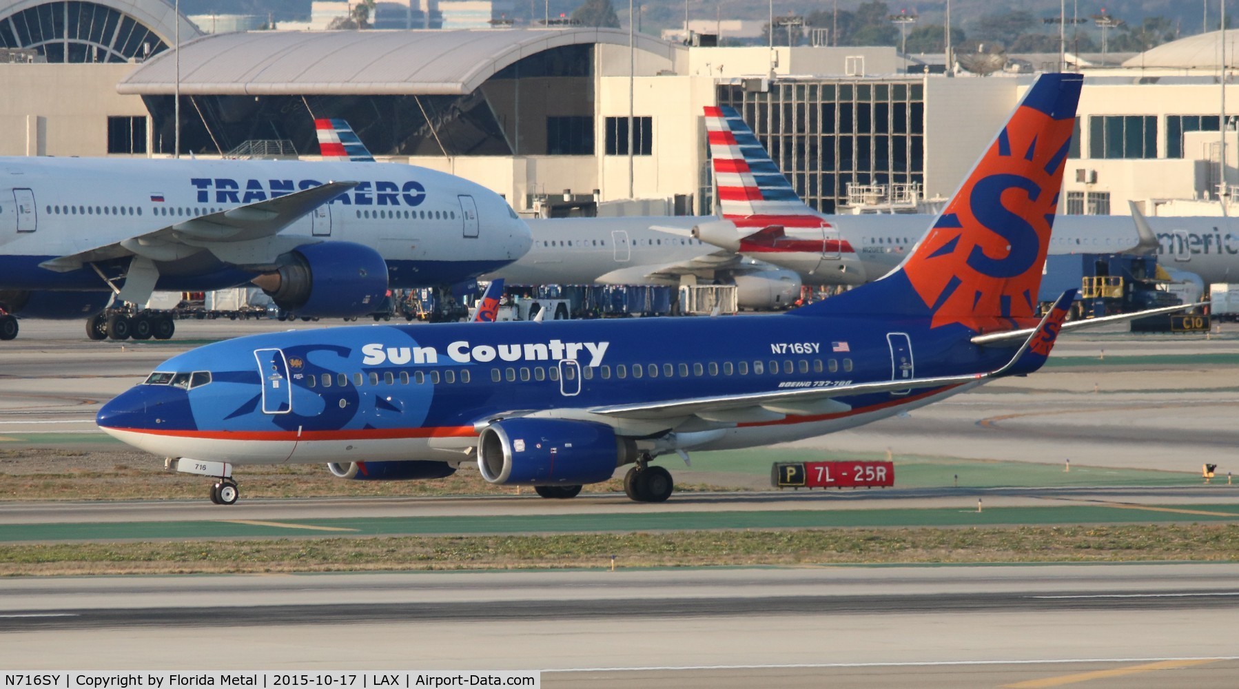 N716SY, 2001 Boeing 737-7Q8 C/N 30629, Sun Country