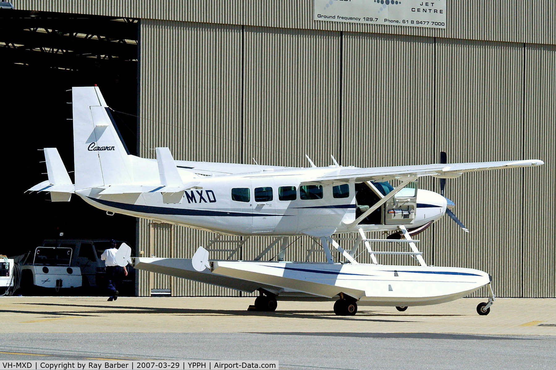 VH-MXD, 2002 Cessna 208 Caravan 1 C/N 20800356, Cessna 208 Caravan I [208-00356] (AvWest) Perth-International~VH 29/03/2007