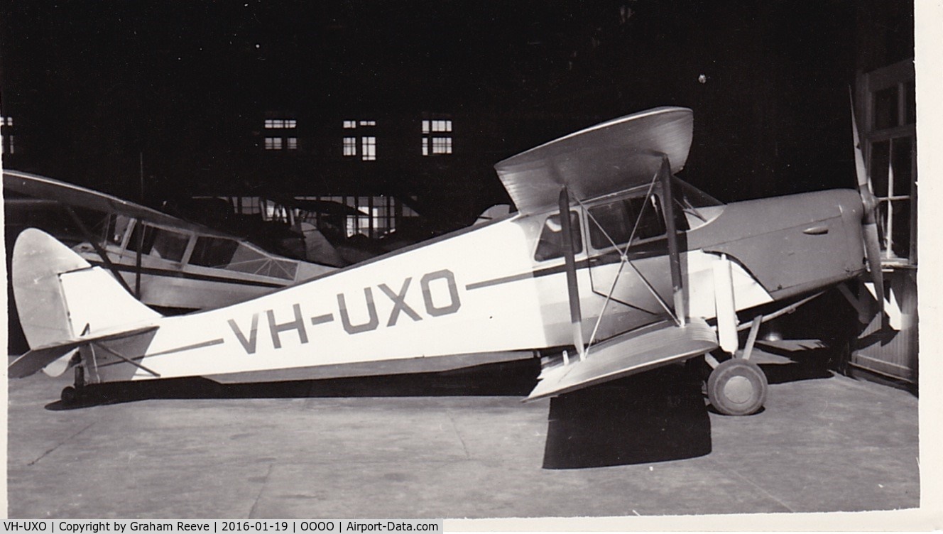 VH-UXO, De Havilland DH.87B Hornet Moth C/N 8110, Recently discovered photograph, hence no information.