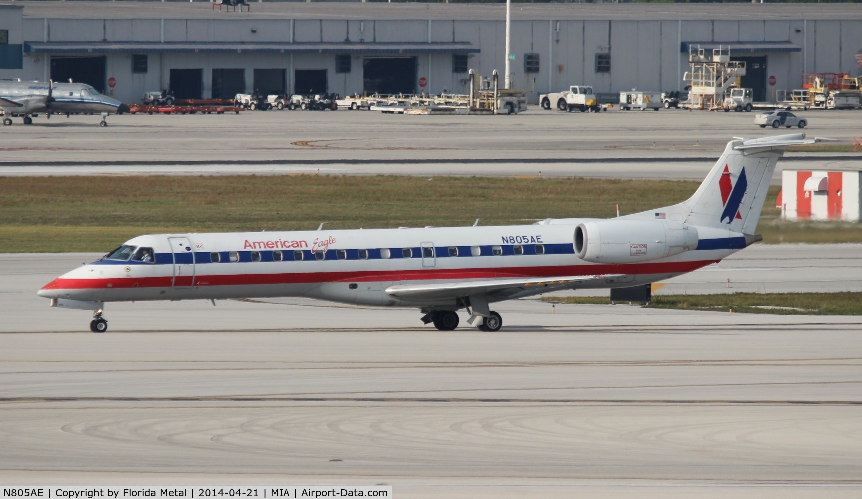 N805AE, 2001 Embraer ERJ-140LR (EMB-135KL) C/N 145489, Eagle E140