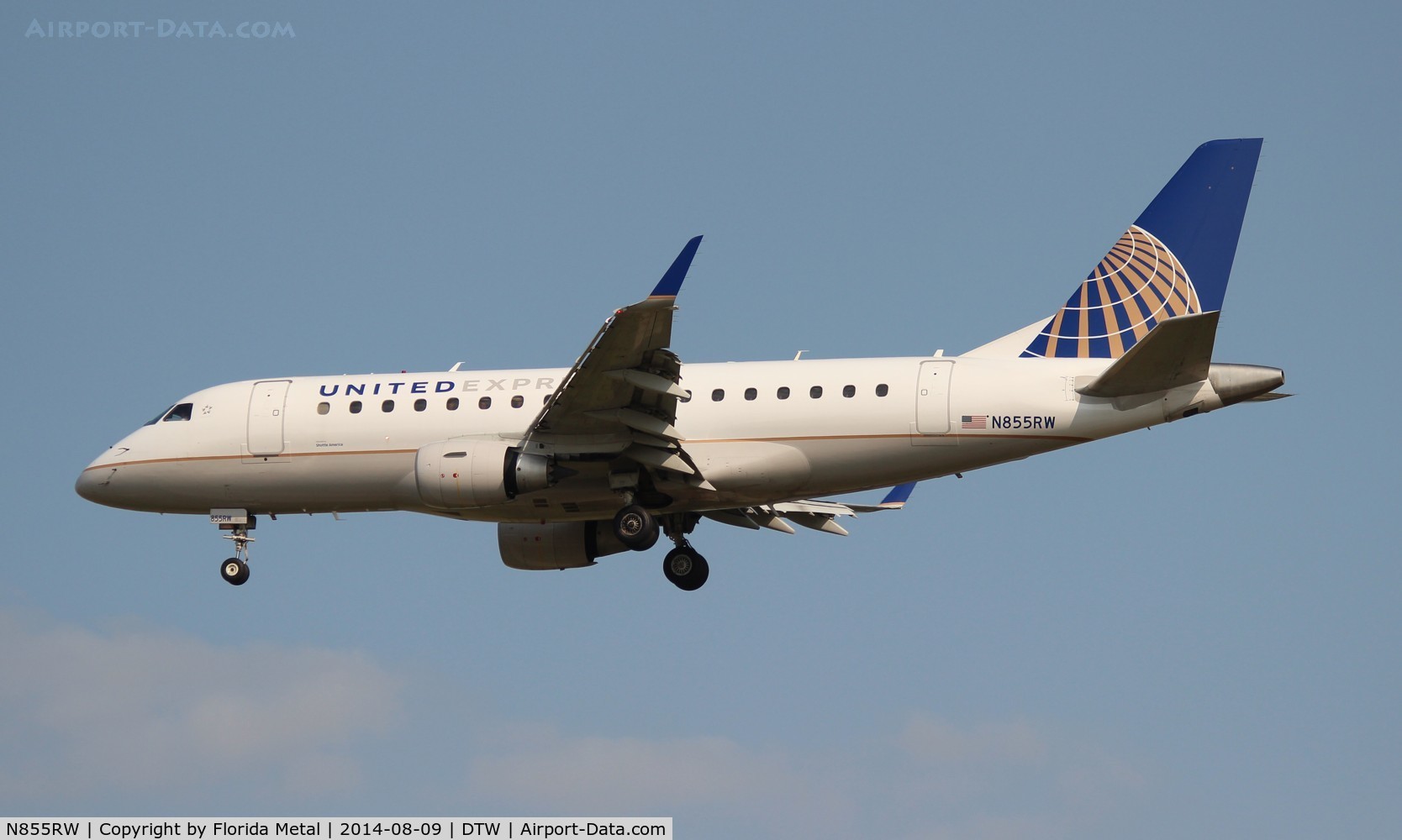 N855RW, 2005 Embraer 170SE (ERJ-170-100SE) C/N 17000077, United Express