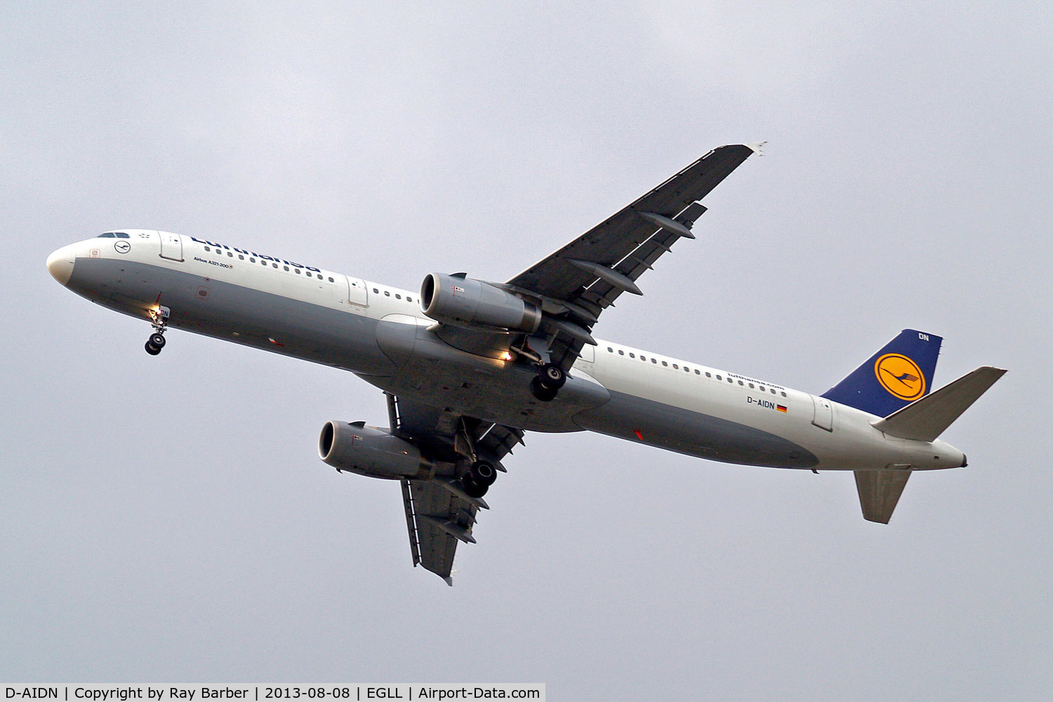 D-AIDN, 2011 Airbus A321-231 C/N 4976, Airbus A321-231 [4976] (Lufthansa) Home~G 08/08/2013. On approach 27R.
