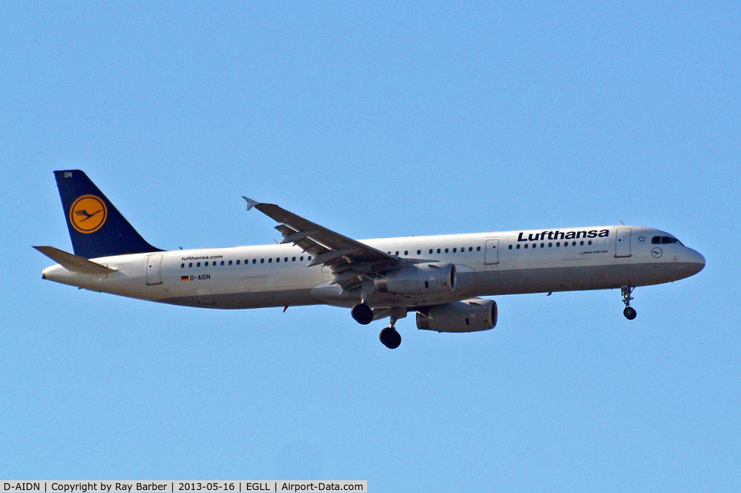 D-AIDN, 2011 Airbus A321-231 C/N 4976, Airbus A321-231 [4976] (Lufthansa) Home~G 16/05/2013. On approach 27L.