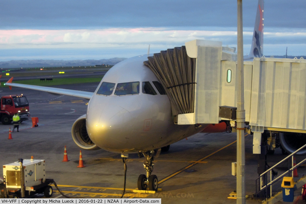 VH-VFF, 2012 Airbus A320-232 C/N 5039, 6:20am in Auckland