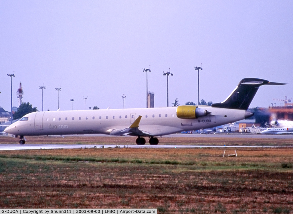 G-DUOA, 2001 Canadair CRJ-700 (CL-600-2C10) Regional Jet C/N 10028, Lining up rwy 33R for departure...