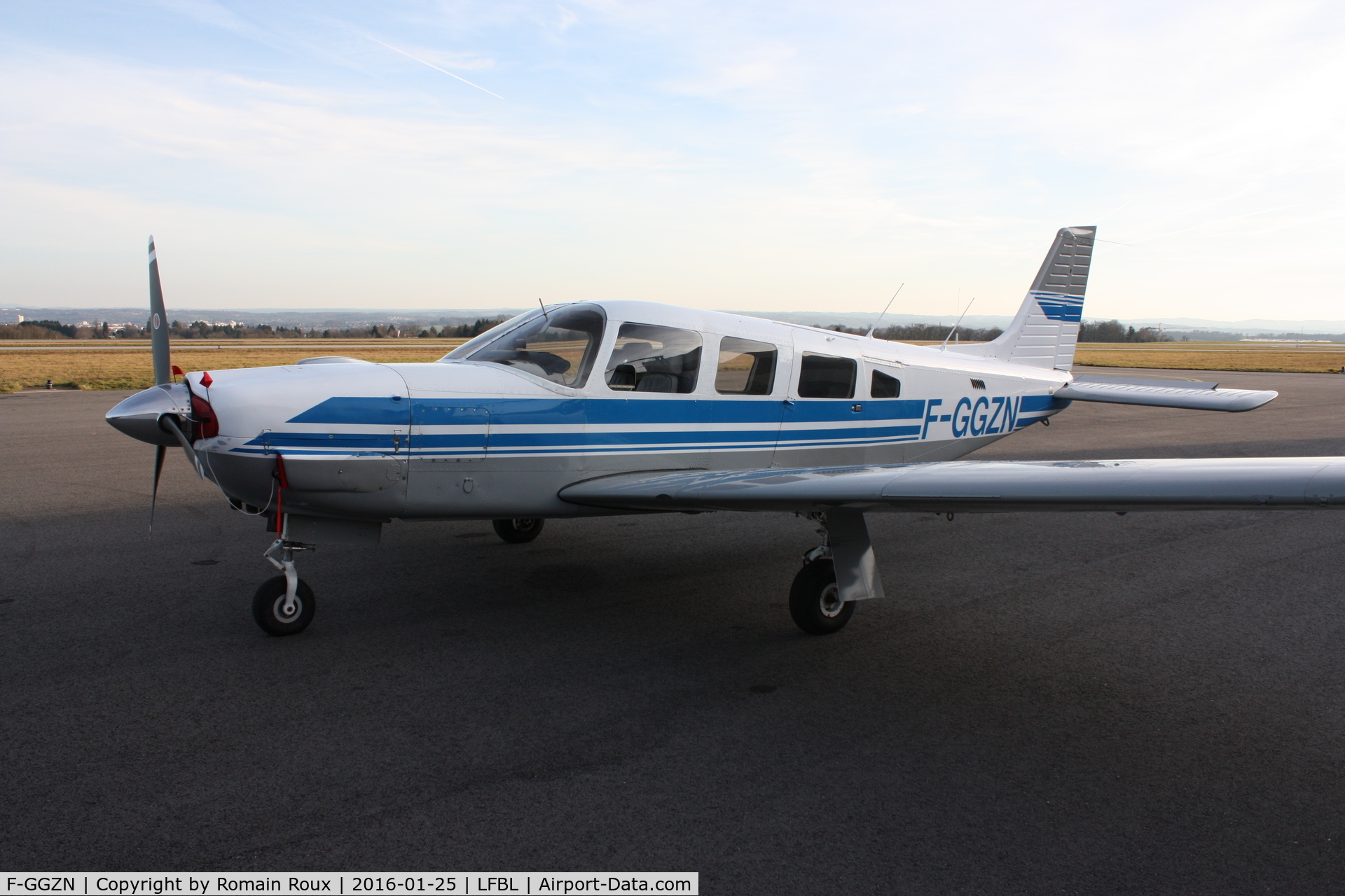 F-GGZN, Piper PA-32R-301 Saratoga SP C/N 32R-8313030, Parked