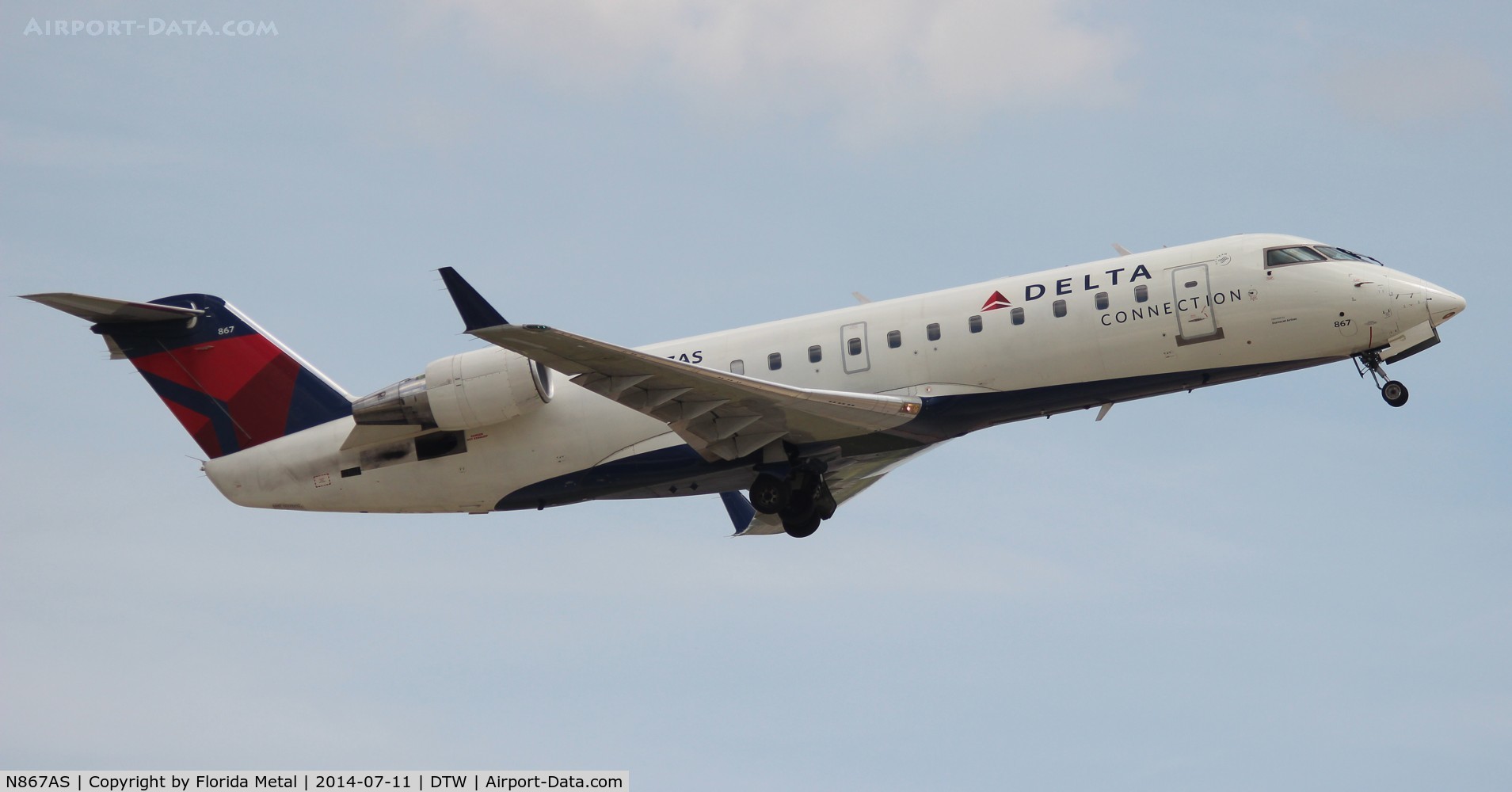 N867AS, 2000 Bombardier CRJ-200ER (CL-600-2B19) C/N 7463, Delta Connection
