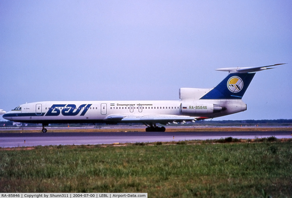 RA-85846, 1989 Tupolev Tu-154M C/N 89A807, Waiting for lining up rwy 20