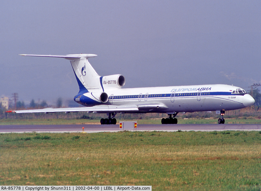 RA-85778, 1993 Tupolev Tu-154M C/N 93A962, Lining up rwy 20 for departure...