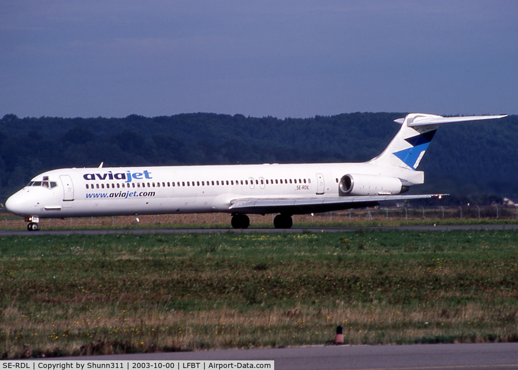 SE-RDL, 1991 McDonnell Douglas MD-83 (DC-9-83) C/N 53014, Landing rwy 20 in full Aviajet c/s