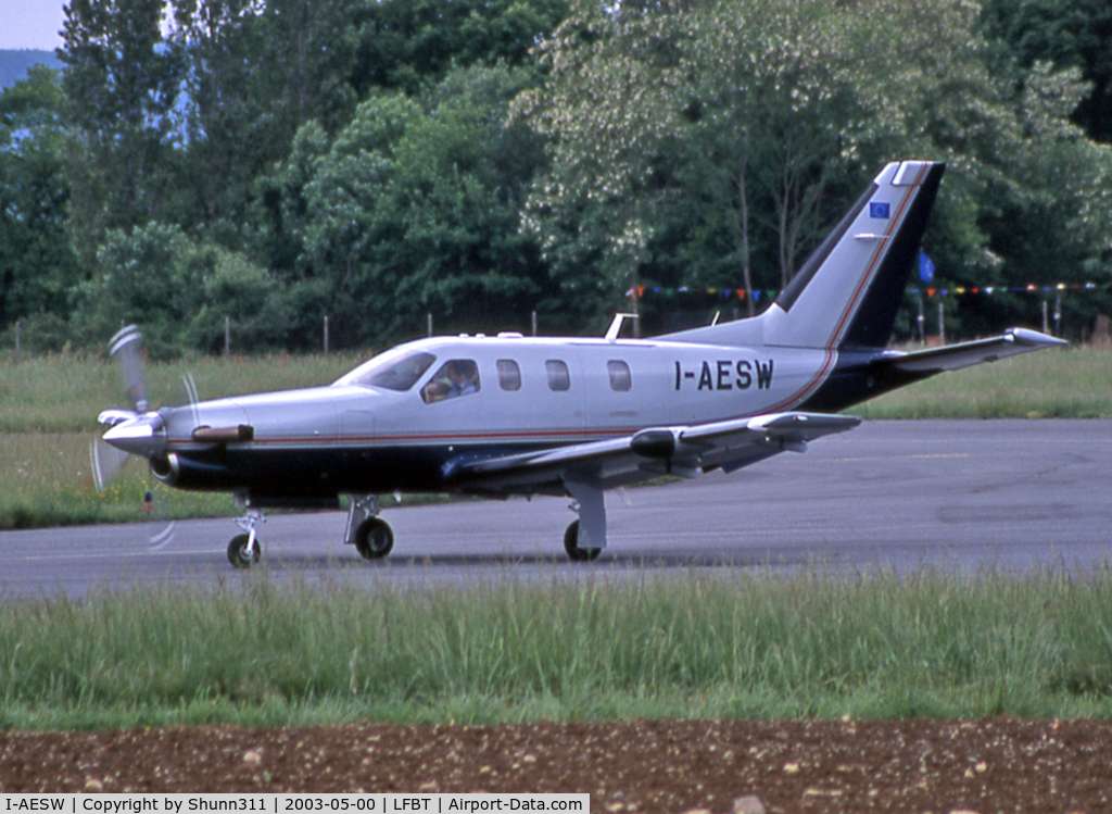 I-AESW, 2002 Socata TBM-700 C/N 225, Lining up rwy 02 for departure...