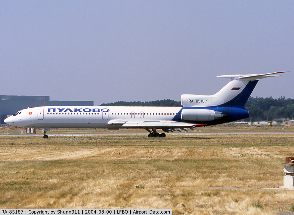 RA-85187, 1992 Tupolev Tu-154M C/N 92A919, Taxiing to the Terminal...