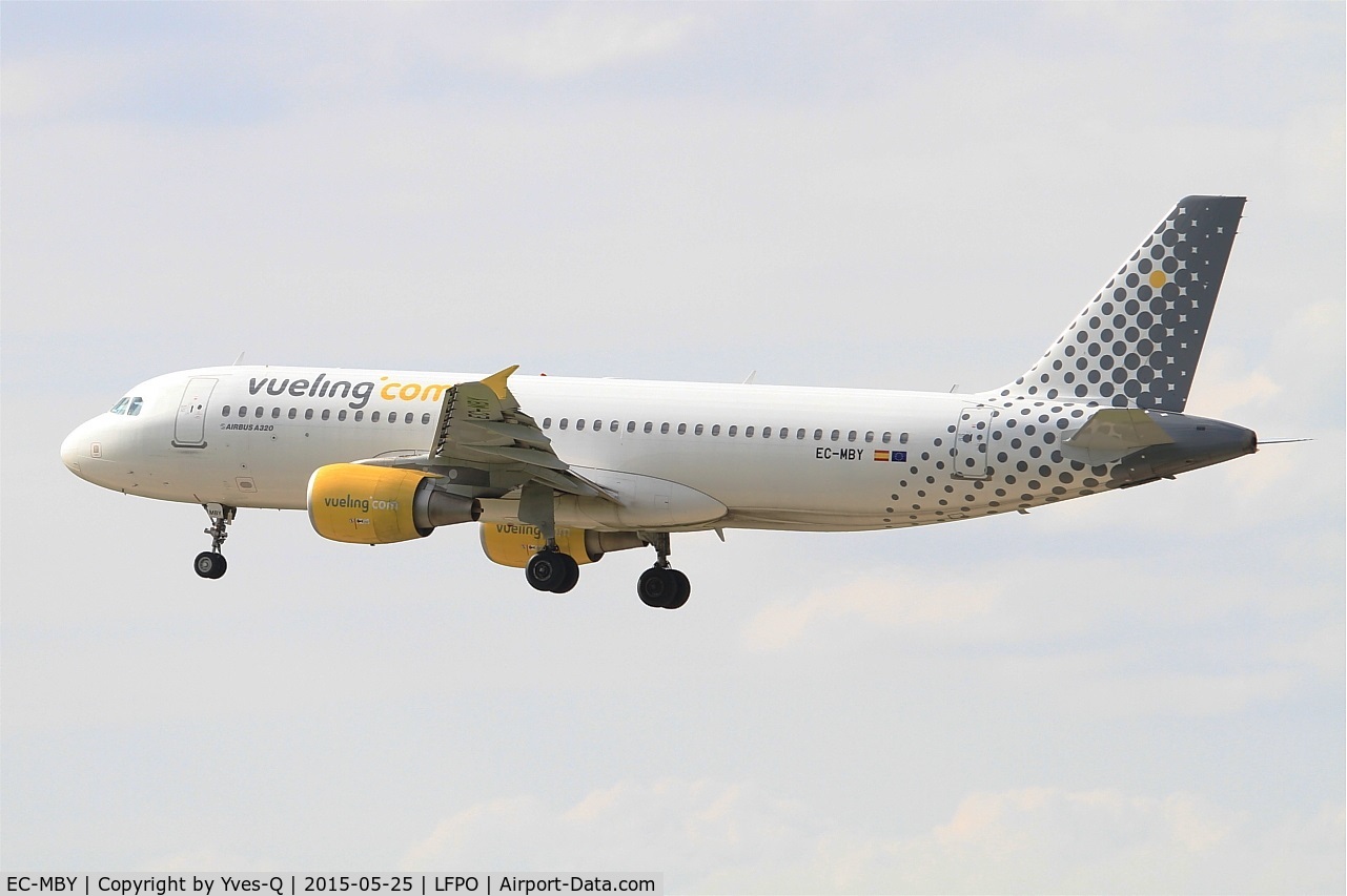 EC-MBY, 2011 Airbus A320-214 C/N 4674, Airbus A320-214, Short approach Rwy 26, Paris-Orly Airport (LFPO-ORY)
