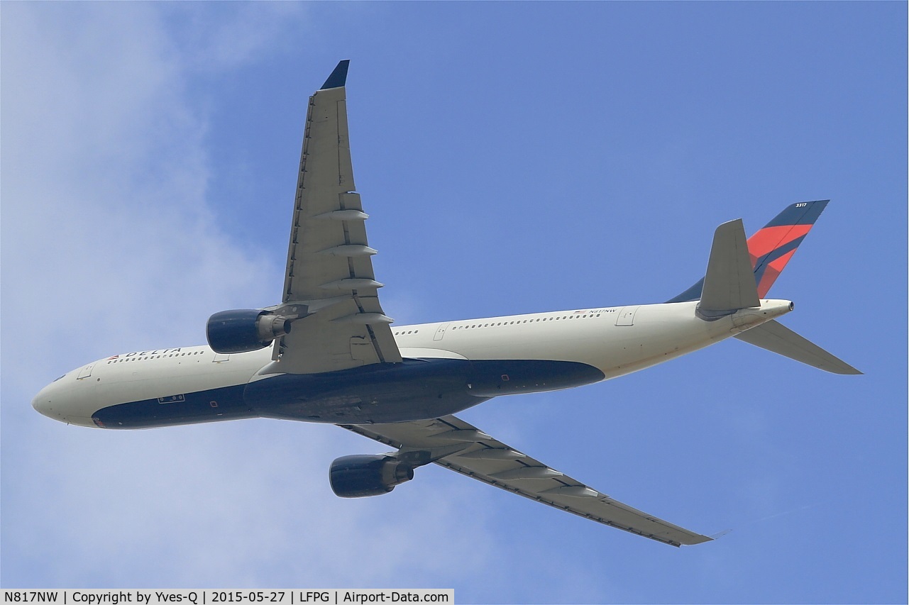 N817NW, 2007 Airbus A330-323 C/N 0843, Airbus A330-323, Take off Rwy 27L, Roissy Charles De Gaulle Airport (LFPG-CDG)