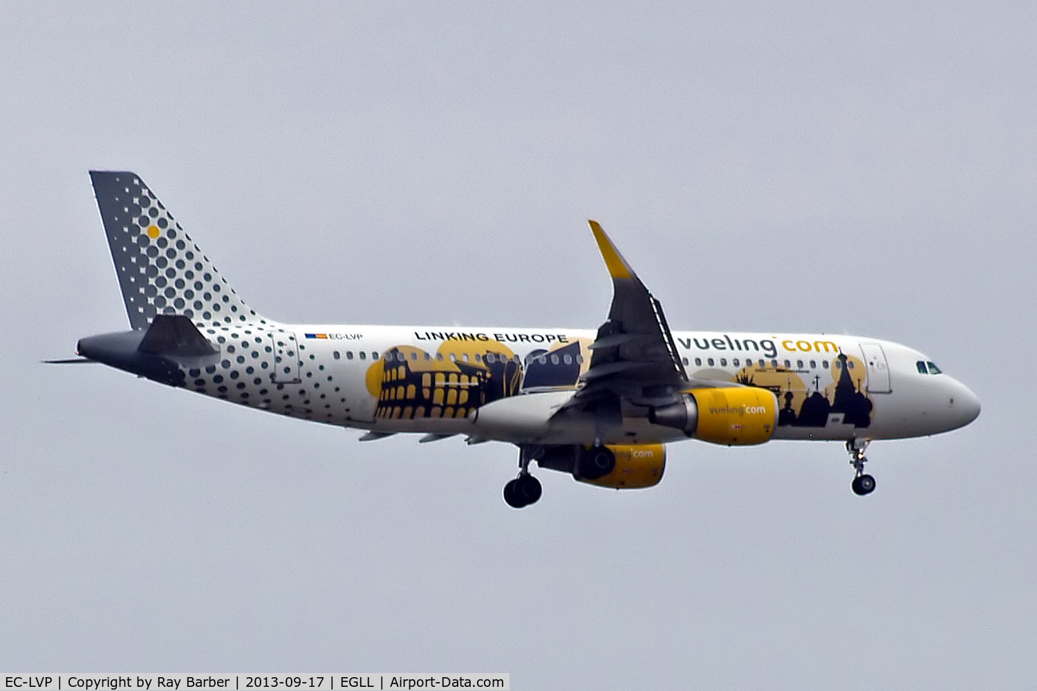 EC-LVP, 2013 Airbus A320-214 C/N 5587, Airbus A320-214(SL) [5587] (Vueling Airlines) Home~G 17/09/2013. On approach 27L.