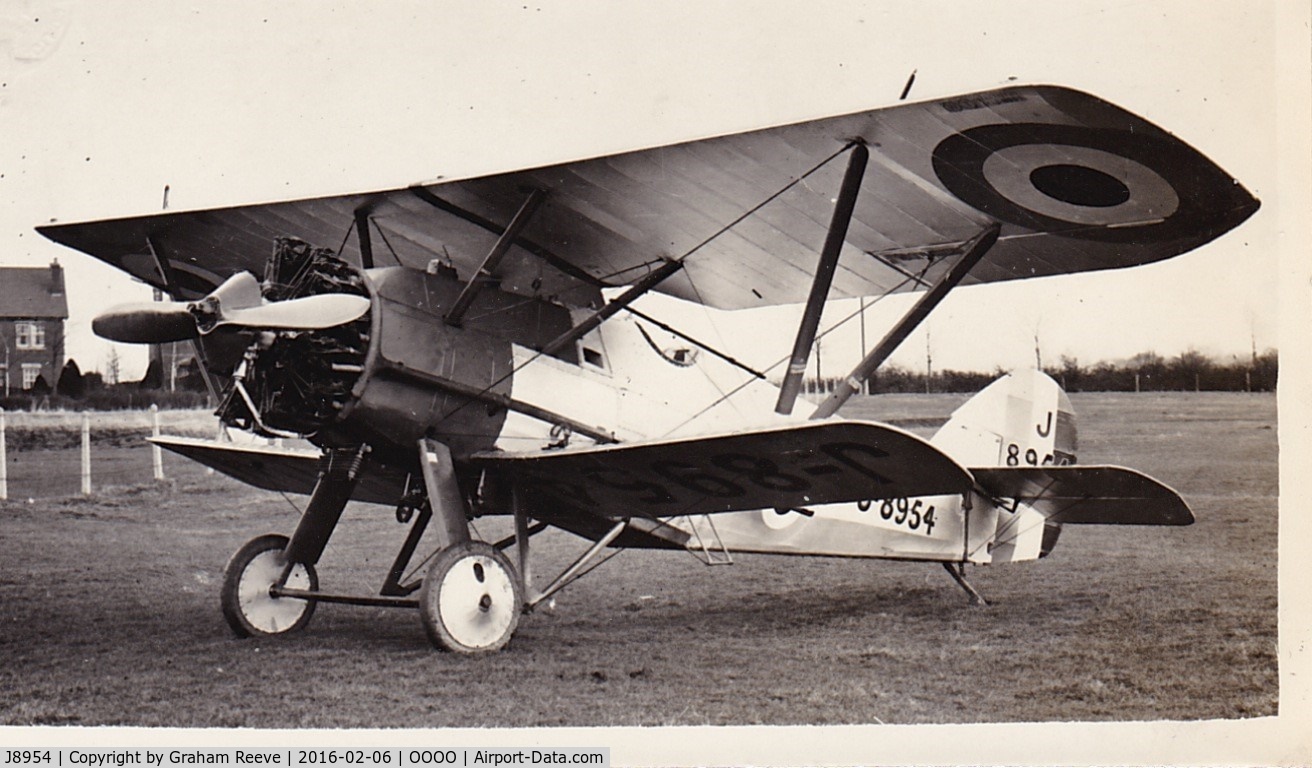 J8954, Armstrong Whitworth Siskin 3A C/N 0000, Recently discovered photograph.