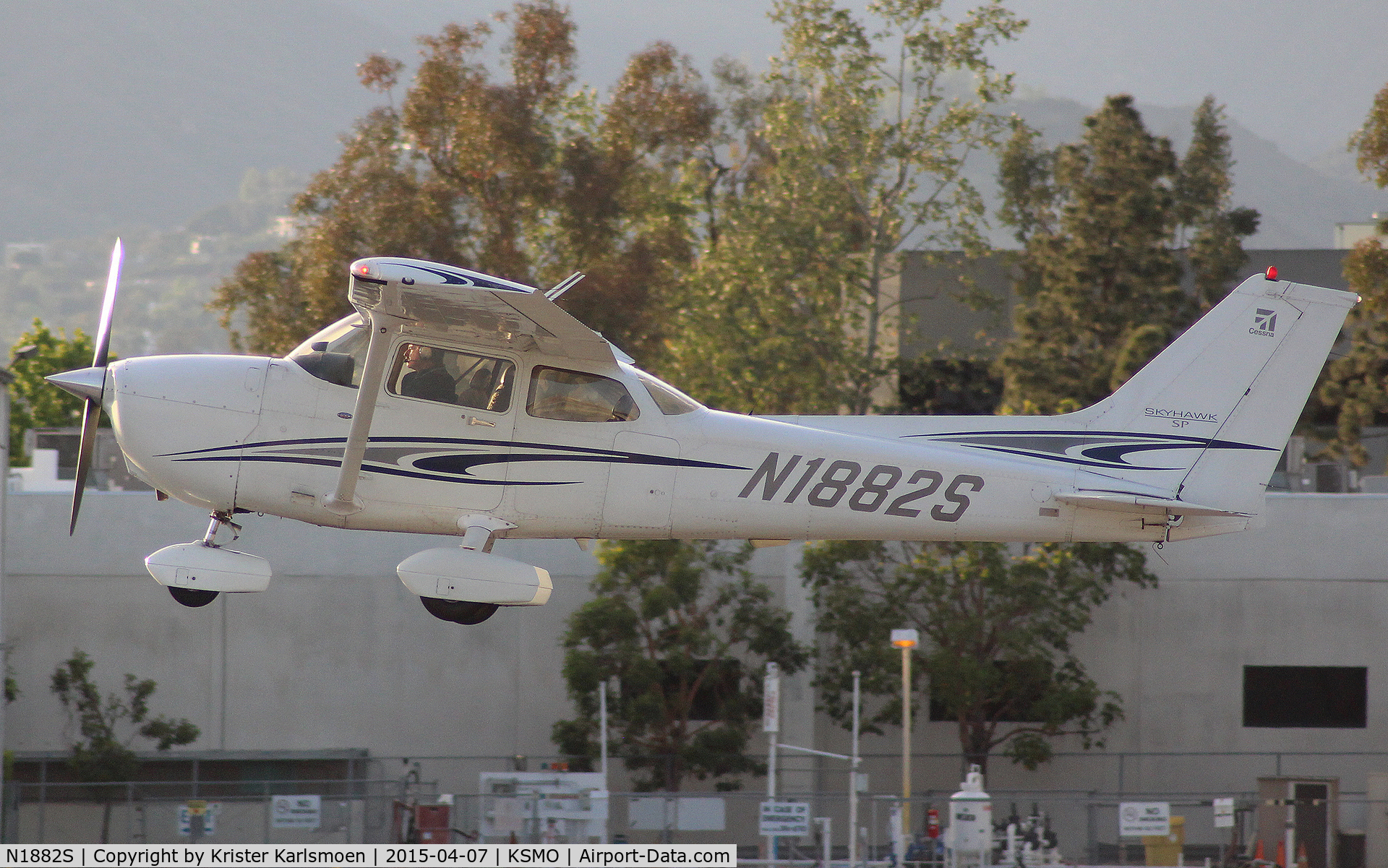 N1882S, 2005 Cessna 172S C/N 172S9930, Take Off
