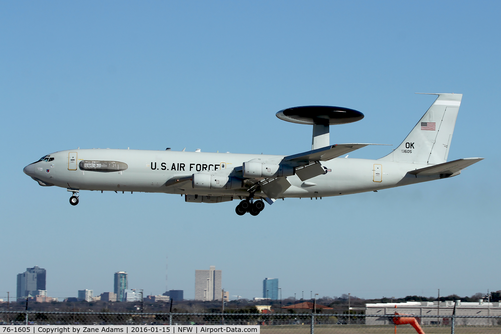 76-1605, 1976 Boeing E-3B Sentry C/N 21435/924, Landing at NAS Fort Worth.