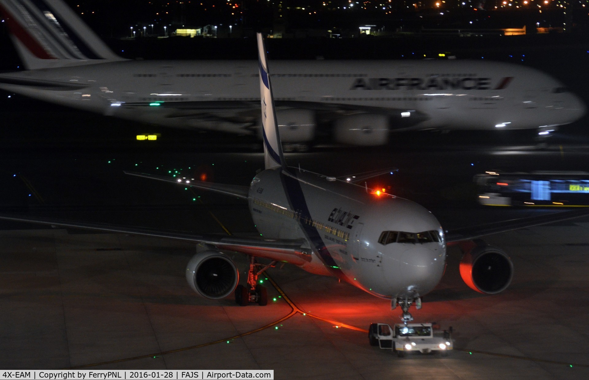 4X-EAM, 1998 Boeing 767-3Q8/ER C/N 28132, ELAL B763 being pulled to its gate in preparation for is flight to Tel Aviv.