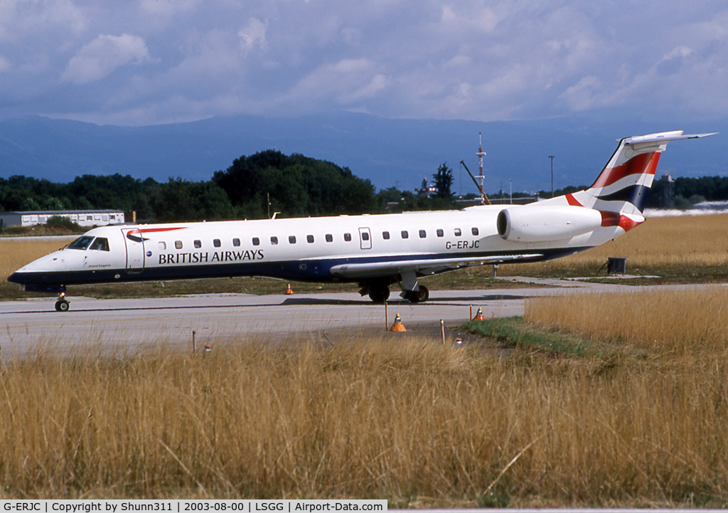 G-ERJC, 2000 Embraer EMB-145EP (ERJ-145EP) C/N 145253, Waiting before departure...