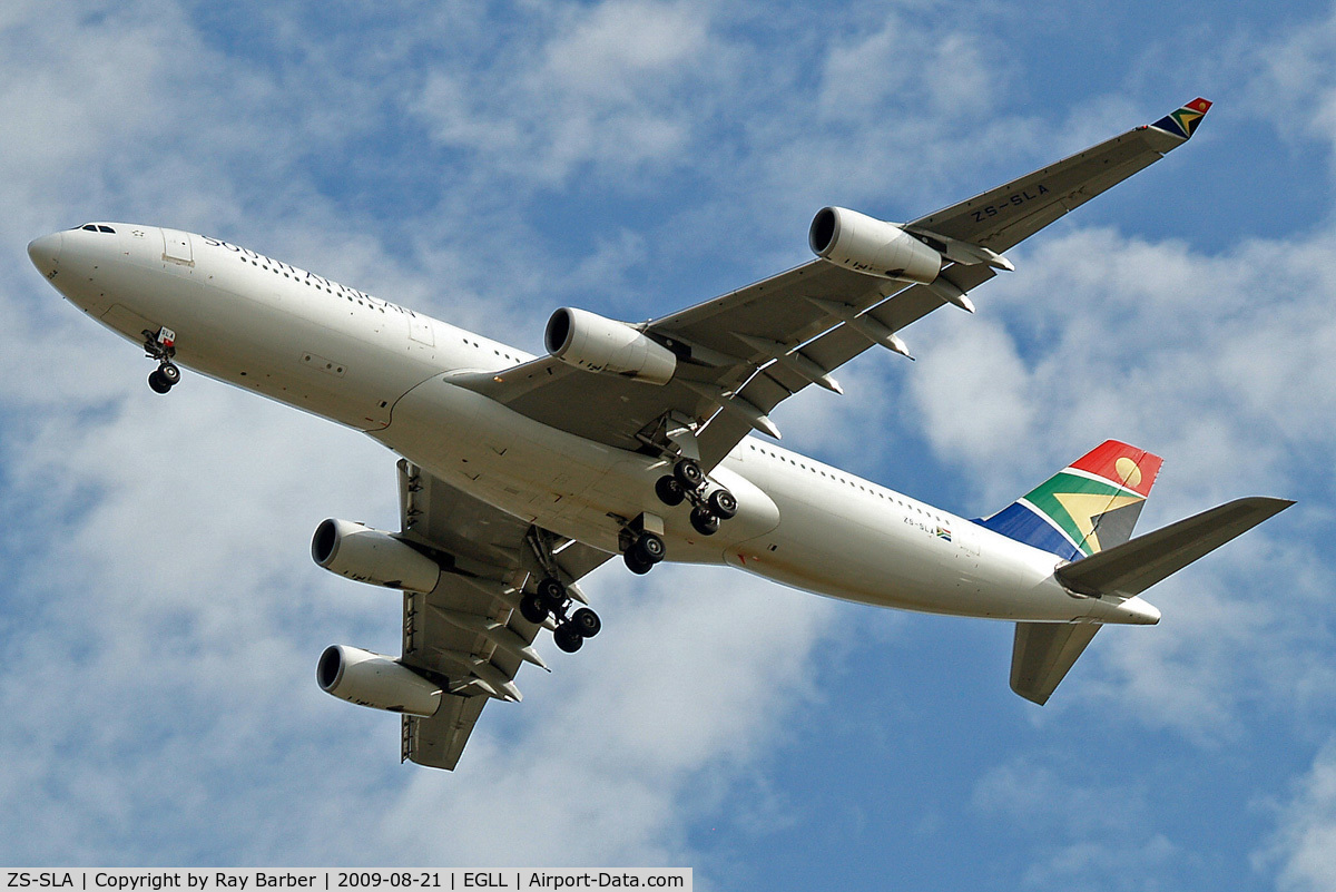 ZS-SLA, 1992 Airbus A340-211 C/N 008, Airbus A340-212 [008] (South African Airways) Home~G 21/08/2009. On approach 27R.