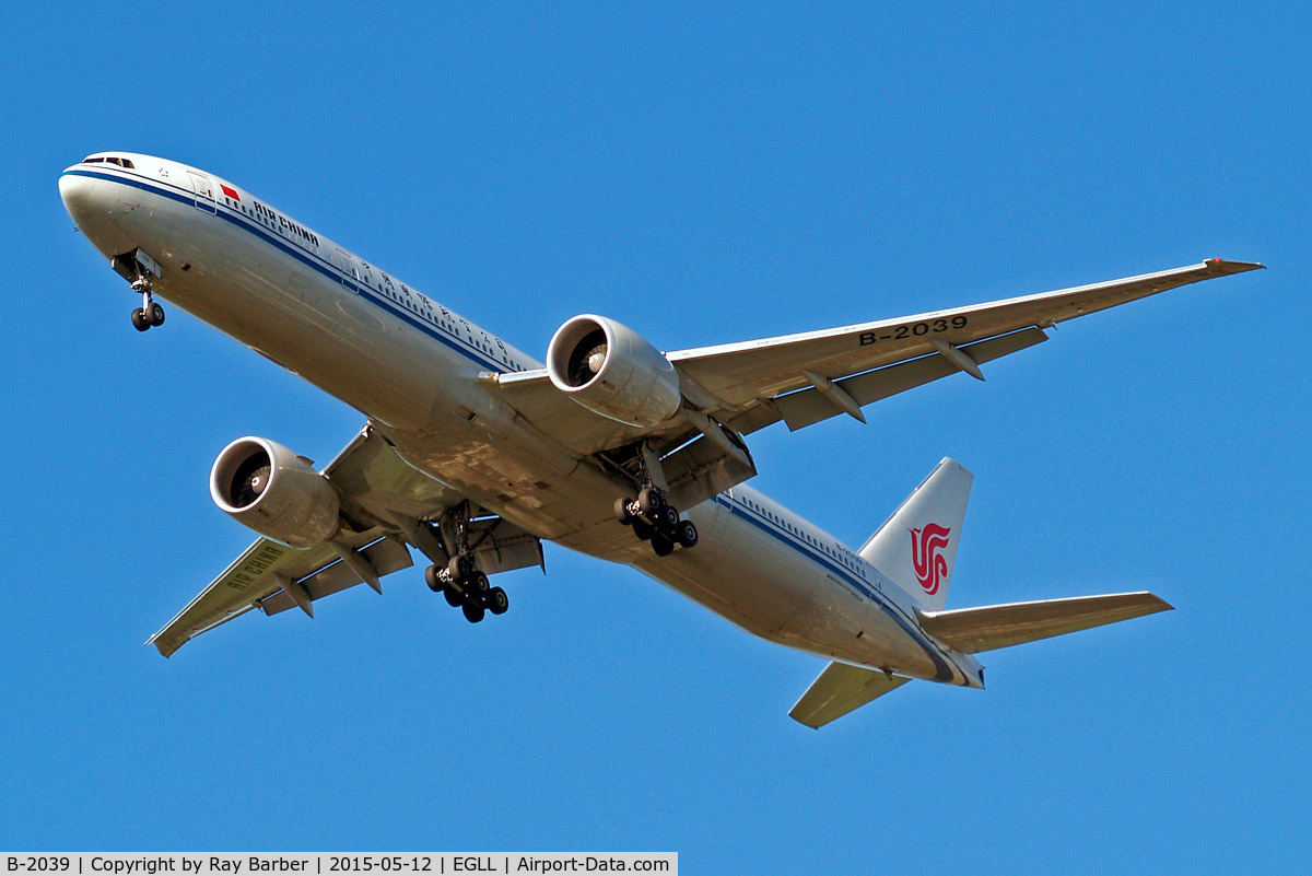 B-2039, 2013 Boeing 777-39L/ER C/N 38679, Boeing 777-39LER [38679] (Air China) Home~G 12/05/2015. On approach 27R.
