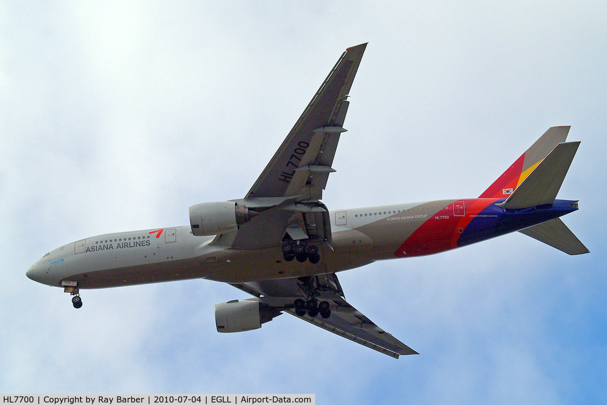 HL7700, Boeing 777-28E/ER C/N 30859, Boeing 777-28EER [30859] (Asiana Airlines) Home~G 04/07/2010. On approach 27R.