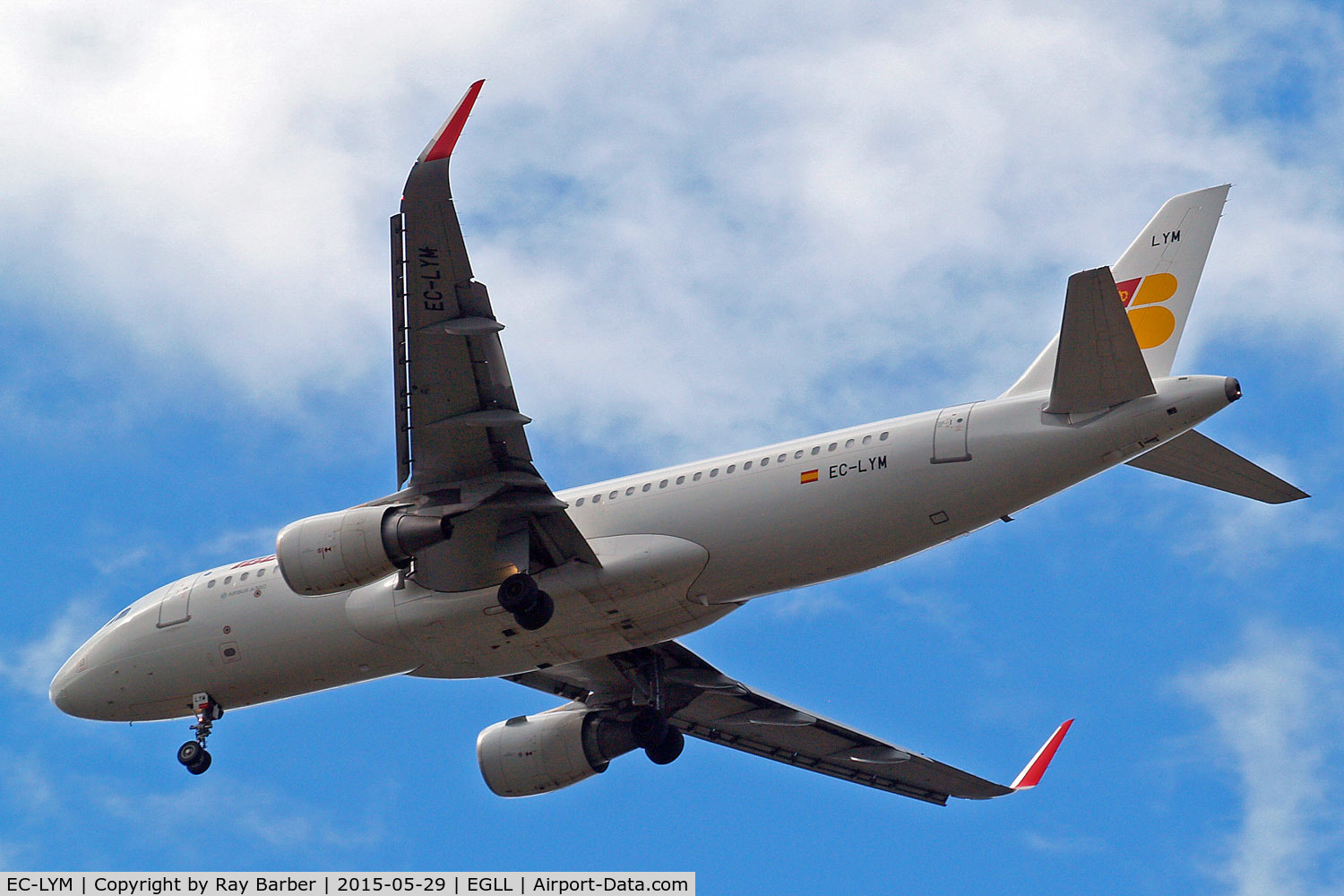 EC-LYM, 2013 Airbus A320-216 C/N 5815, Airbus A320-216(SL) [5815] (Iberia Express) Home~G 29/05/2015. On approach 27R.