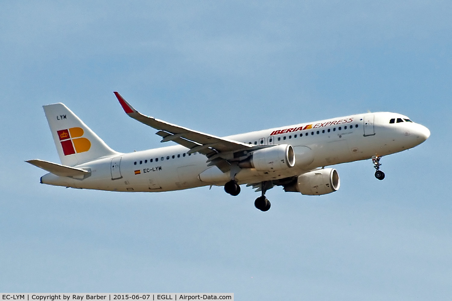 EC-LYM, 2013 Airbus A320-216 C/N 5815, Airbus A320-216(SL) [5815] (Iberia Express) Home~G 02/06/2015. On approach 27L.