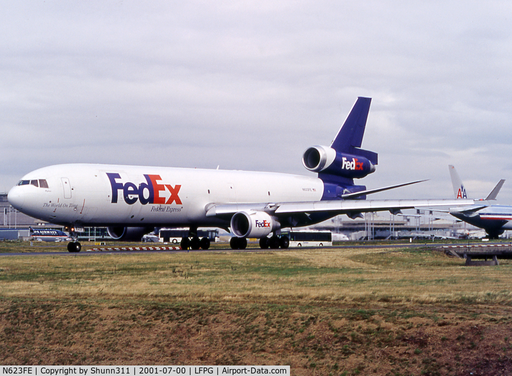N623FE, 1999 McDonnell Douglas MD-11F C/N 48794, Taxiing on parallels runways...